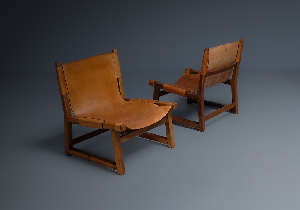 Fauteuils Riaza: vue d'ensemble des chaises dans une rangée, les deux faisant face à des directions opposées