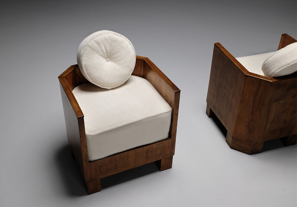 Art Deco Cubic Chairs: Close-up view, one chair is seen from the front, the other from the back