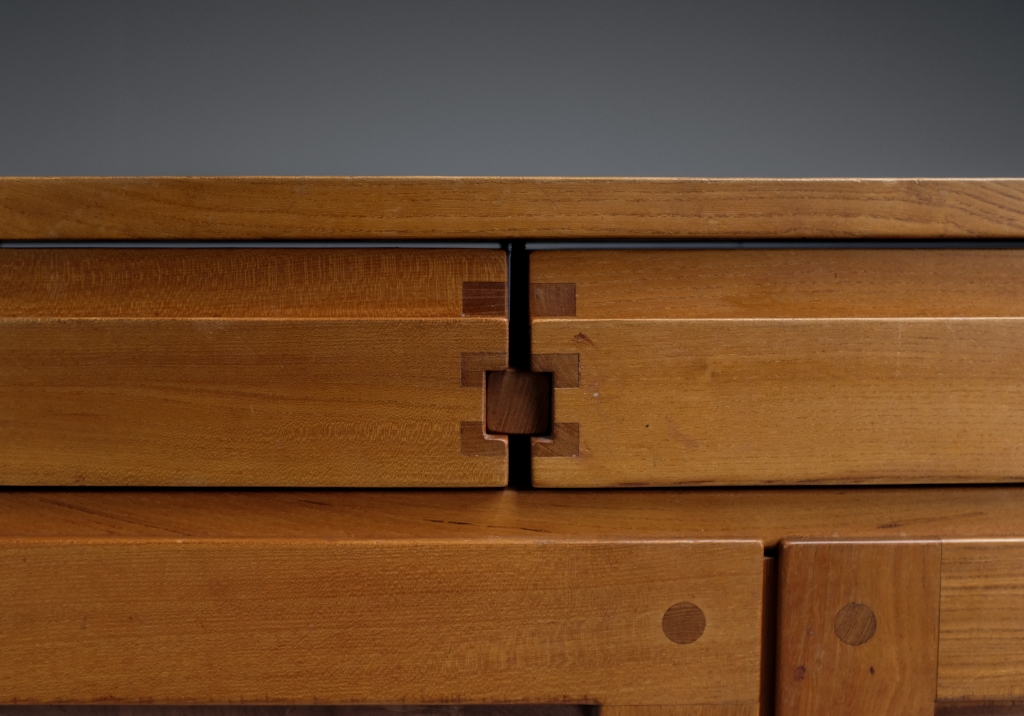 R07 sideboard by Pierre Chapo: close frontal view, wood assemblies at drawer level