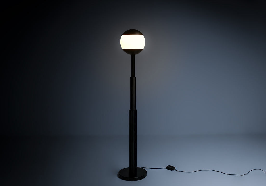 Prometeo Floor Lamp: general view of the lamp on