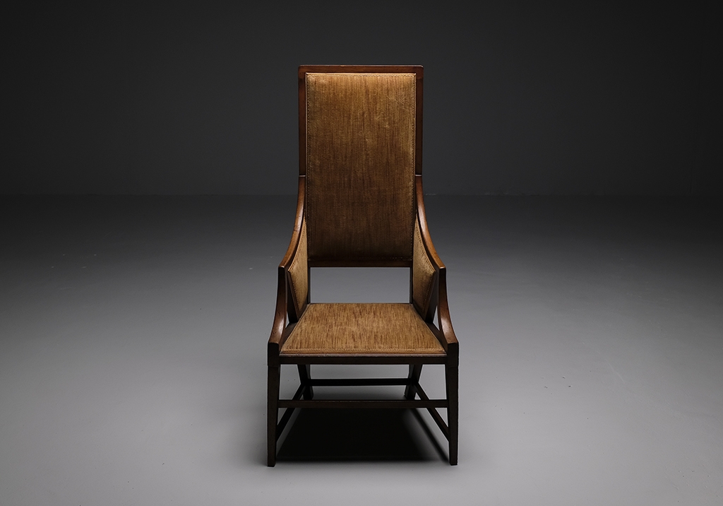 Fauteuil par Giacomo Cometti : Vue d’ensemble du fauteuil placé de face
