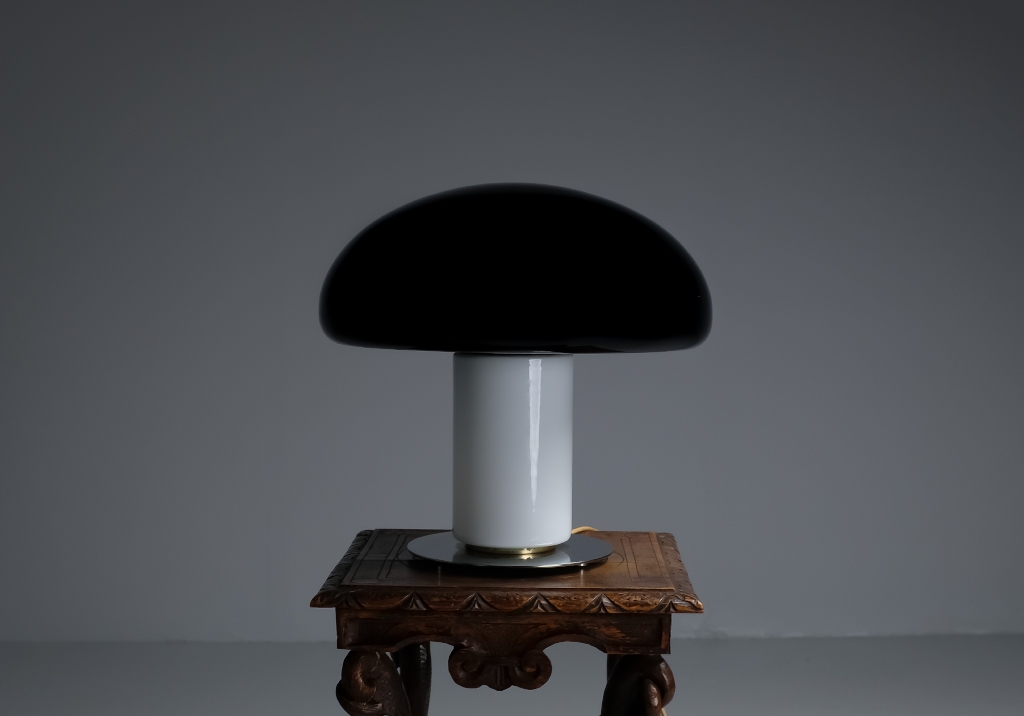 Lampe en Verre de Murano: aperçu parallèle de la lampe avec ses lumières éteintes