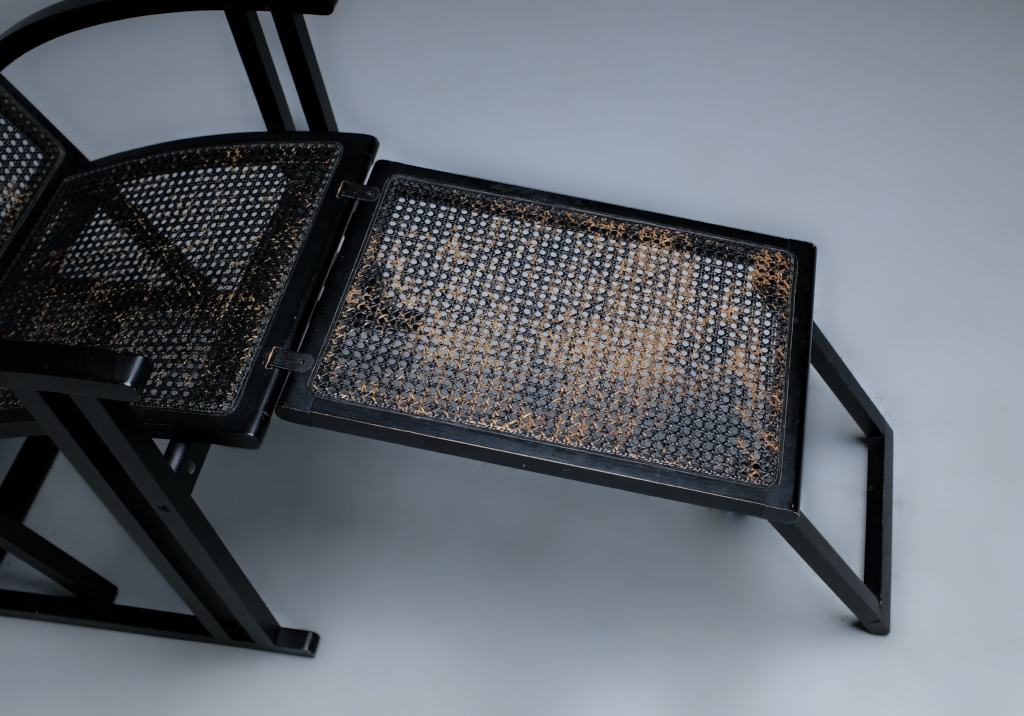 Chaise Longue: gros plan de sa structure de support de jambe