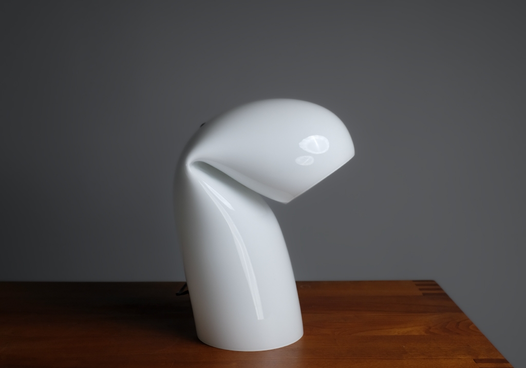Lampe Bissa blanche par Gino Vistosi : Vue de la lampe éteinte du côté droit