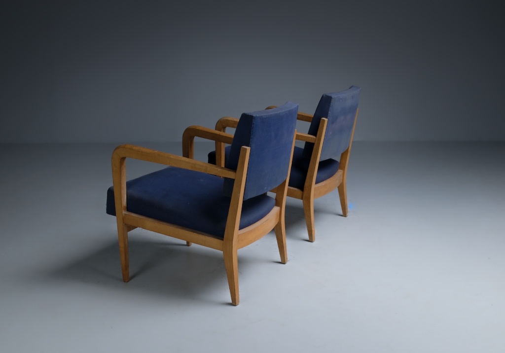 Armchairs by Henry Jacques Le Même: diagonal overview of the chairs from behind