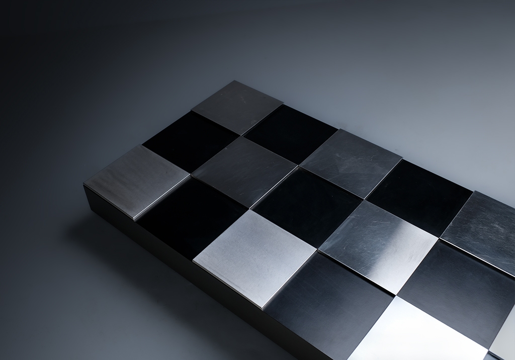 1970 Coffee Table in the Style of Willy Rizzo: detailed overhead shot of one end of the table