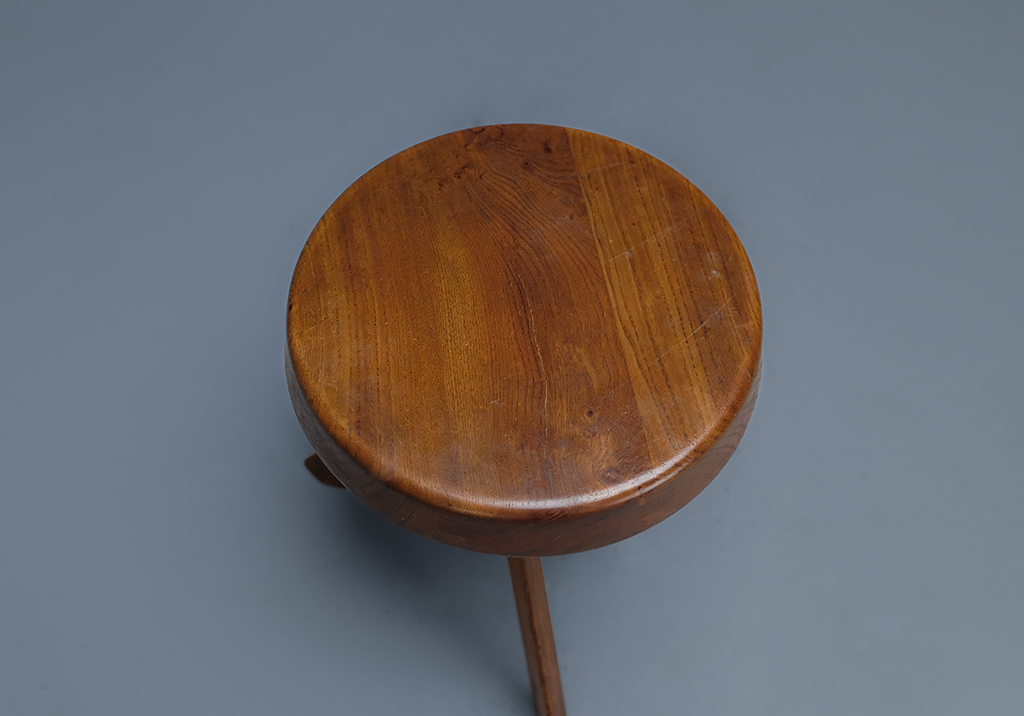 Pair of S31 Stools: overhead shot of a single stool