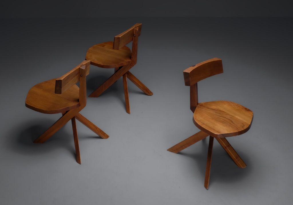 S34 chairs by Pierre Chapo: bird's eye view of the three chairs, we can see that the seats are in very good condition