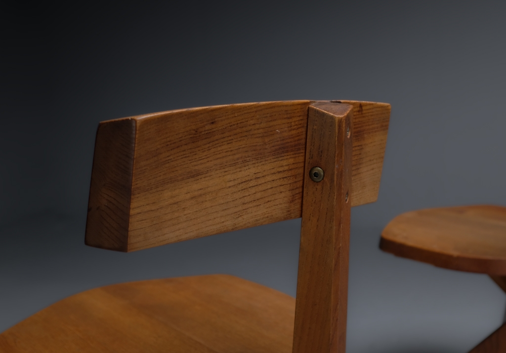 S34 chairs by Pierre Chapo: Details of the patina on the backrest, seen from behind