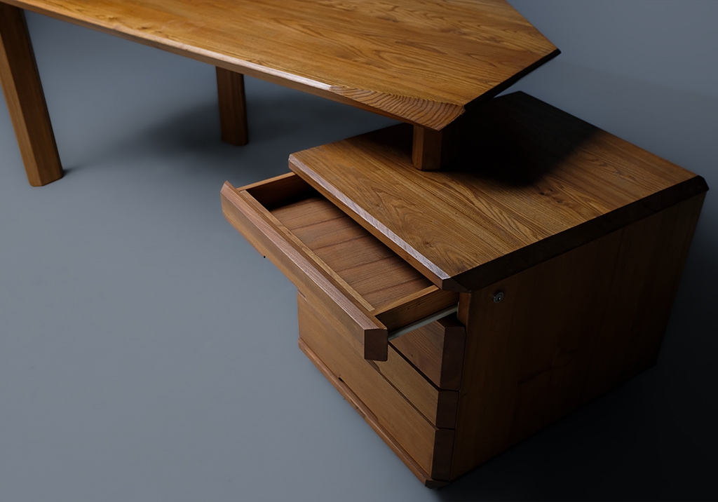 B40 Desk: close up to the chest of drawers with the first drawer open
