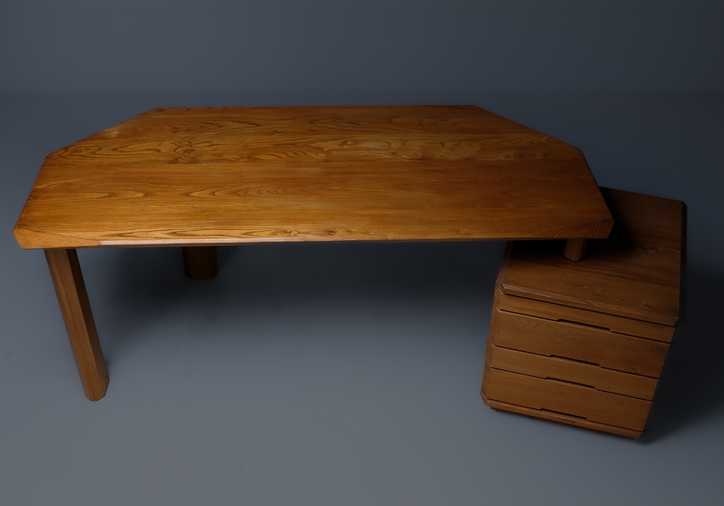 B40 Desk: upper overview of the desk