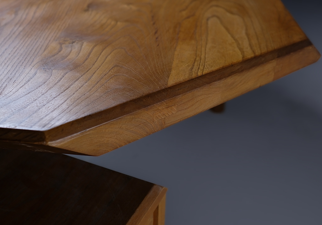 B40 Desk: surface bevel detail