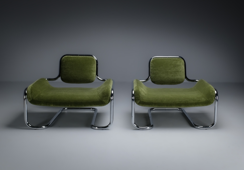 Lemon Sole Lounge Chairs by Kwok Hoï Chan: View of the armchairs both facing forward