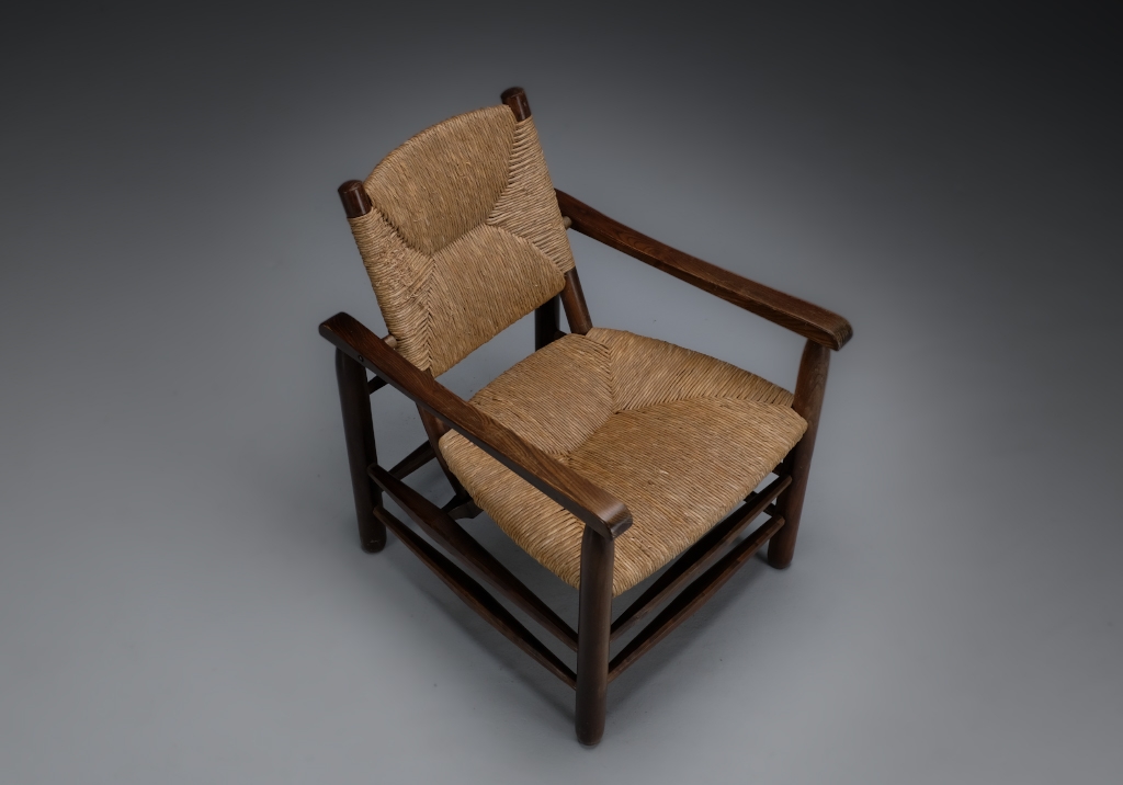 Charlotte Perriand armchair: Bird's eye view, details on the condition of the seat