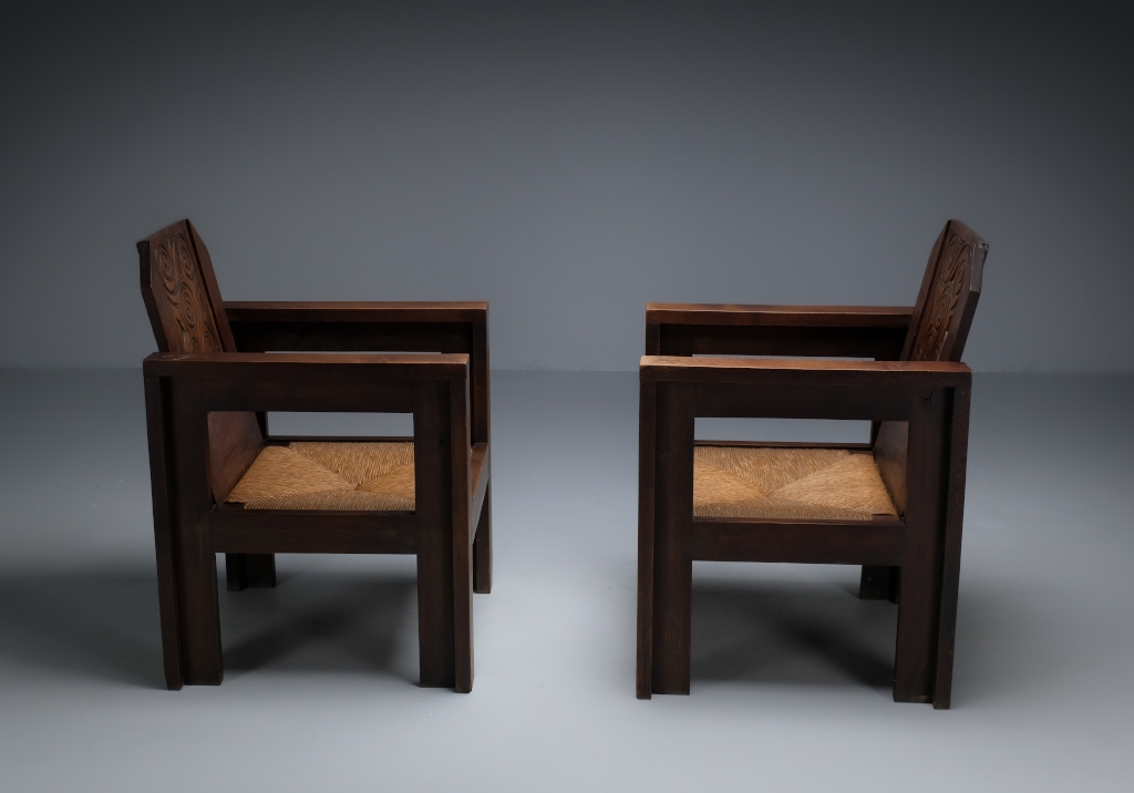 Armchairs by Jospeh Savina: side view of both armchairs
