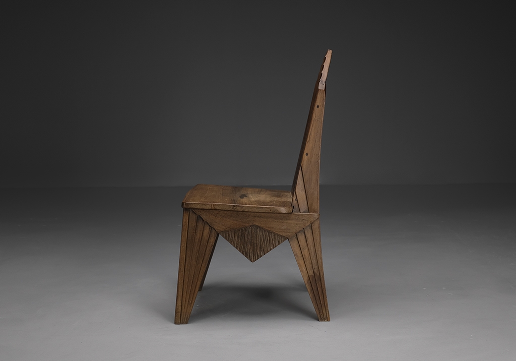 Chaise par Mieczyslaw Kotarbinski : Vue d’ensemble du profil gauche de la chaise