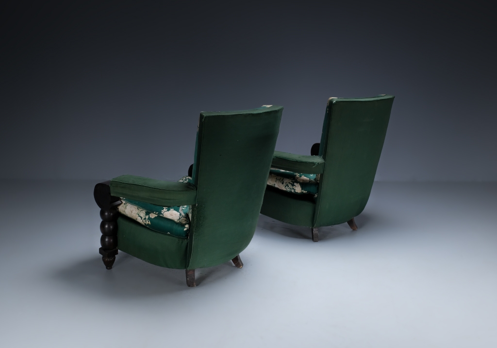 Art Deco Armchairs: back overview of both pieces next to each other 