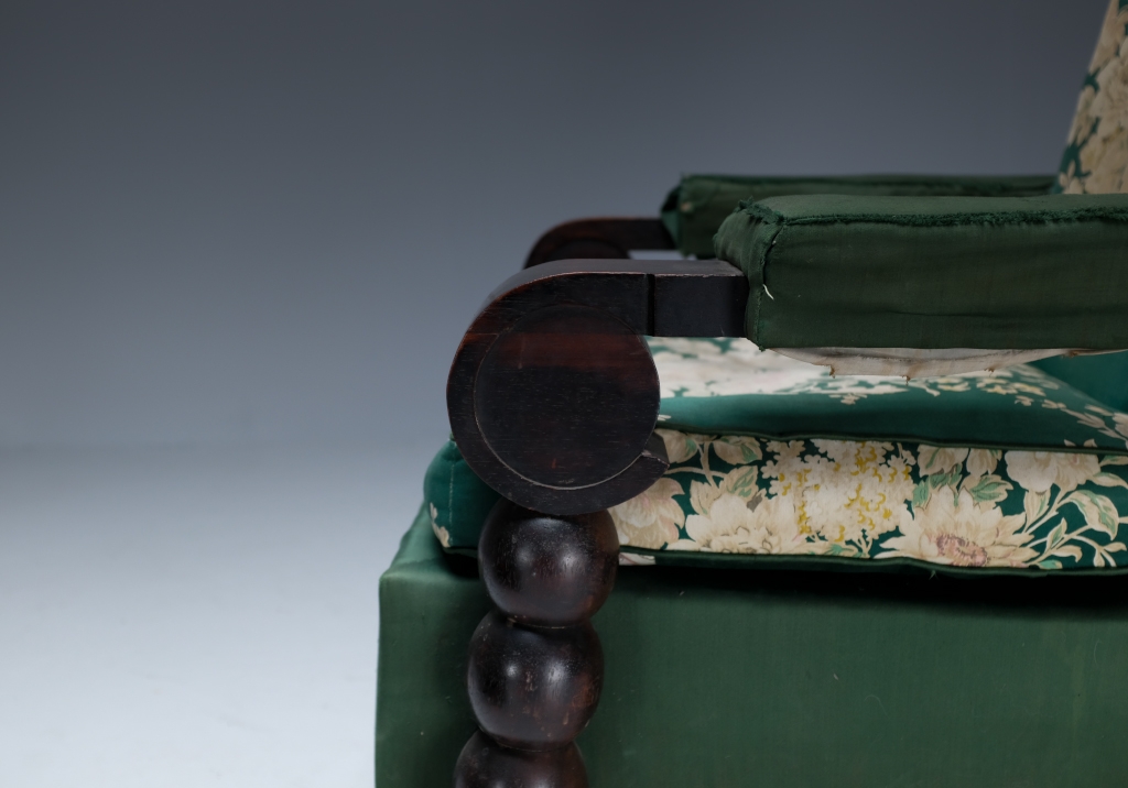 Art Deco Armchairs: sideview detail of the armrest